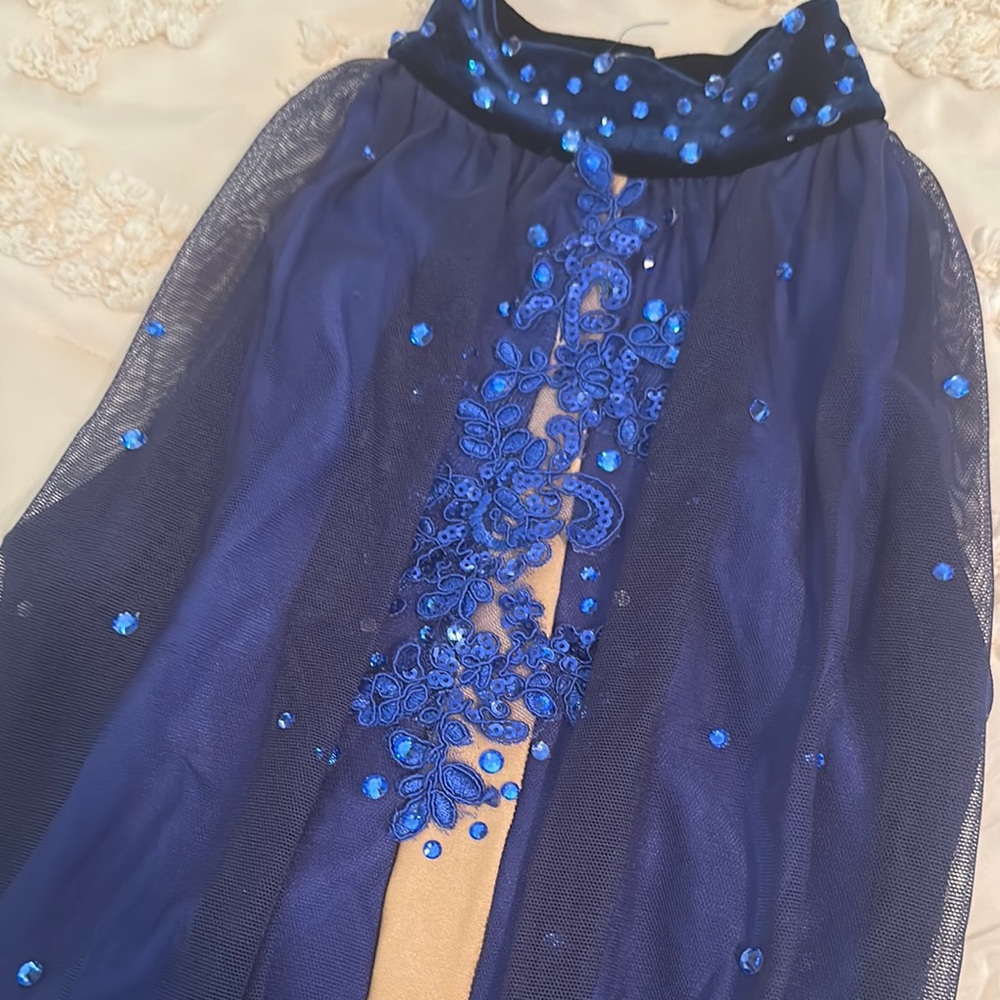 Elegant Blue Lyrical Costume with Lace Details - SMALL ADULT - Picture 3 of 7